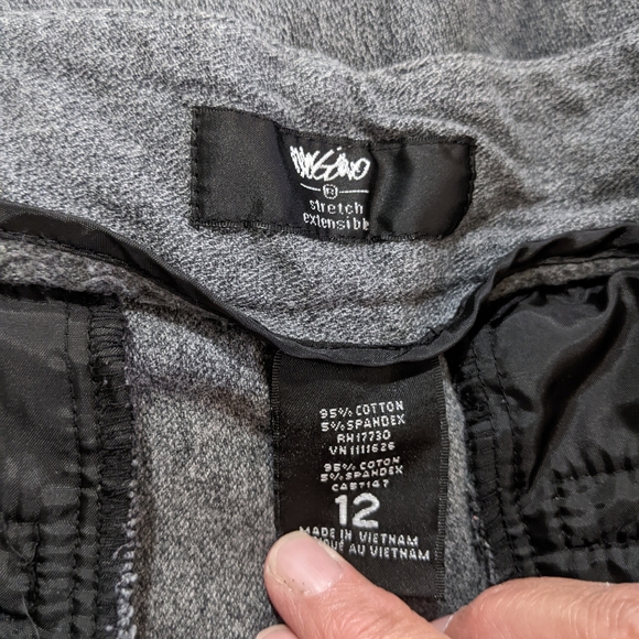 Size 12 Mossimo stretch tweed like capri - Picture 2 of 4